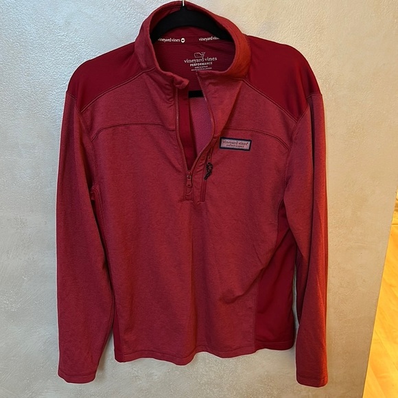 Vineyard Vines Other - EUC Vineyard Vines Red Lightweight - performance quarter-zip sz small